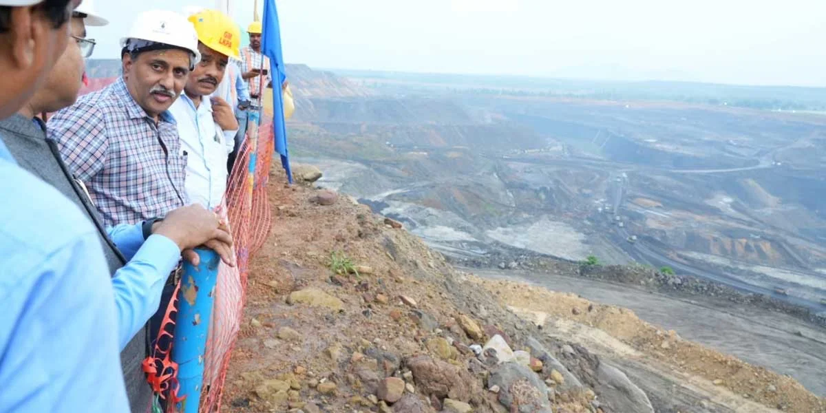 Coal India Chairman inspects mining Ops:Ib Valley coalfields