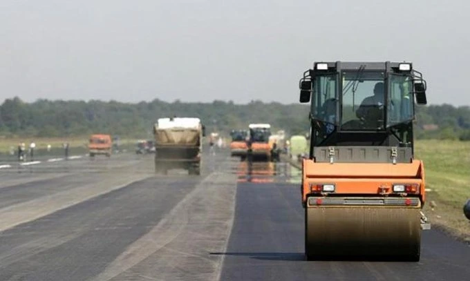 India s first steel road launches in Gujarat