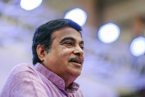 Gadkari inaugurates cold mixer paver and patch-fill machine